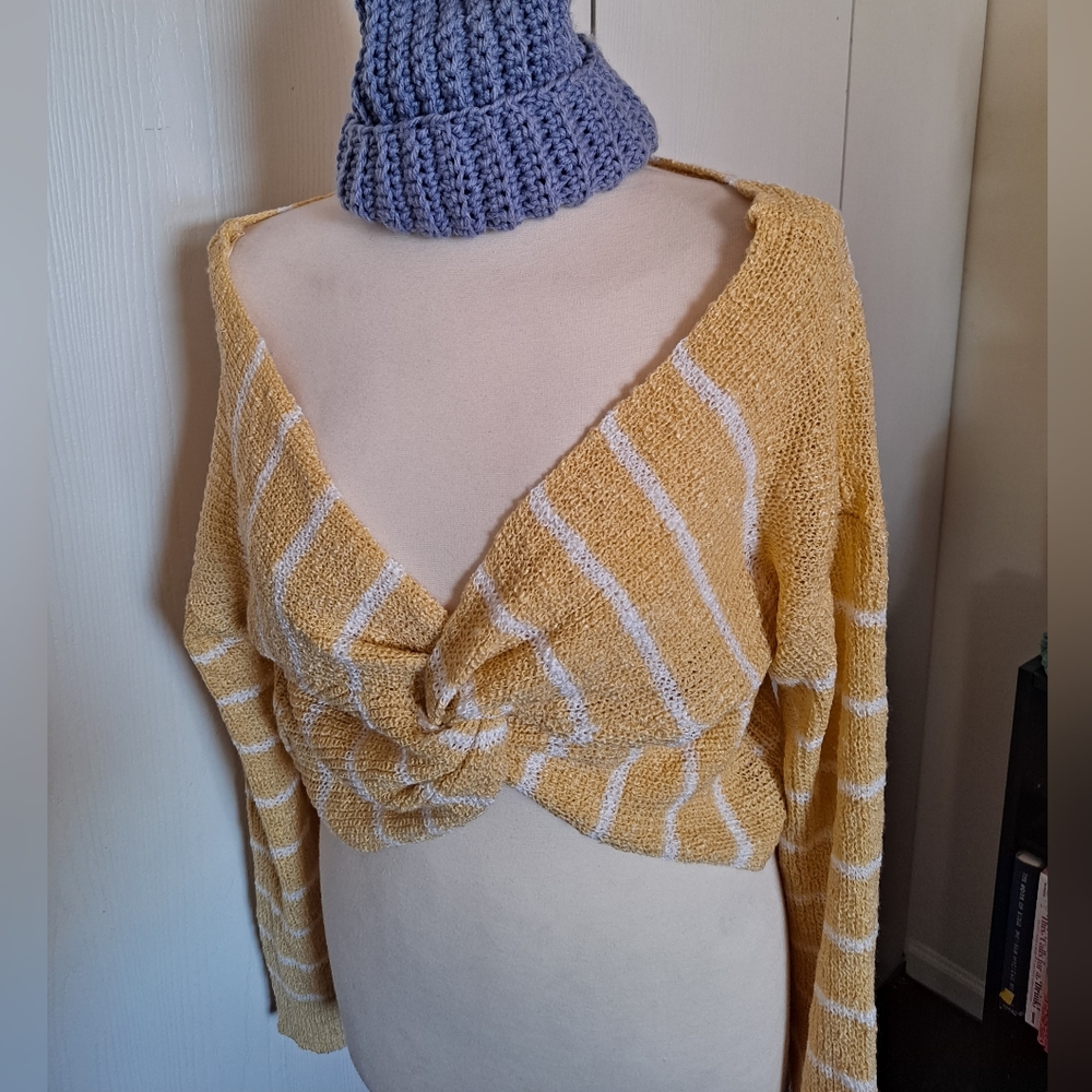 Sweaters.🌈 - Picture 4 of 5